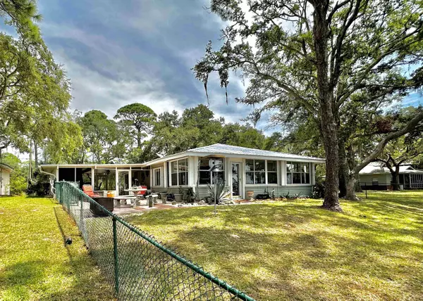 419 Mashes Sands Rd,  Panacea,  FL 32346