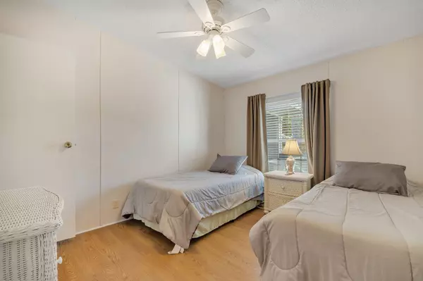 Carrabelle, FL 32322,150 Alabama Street