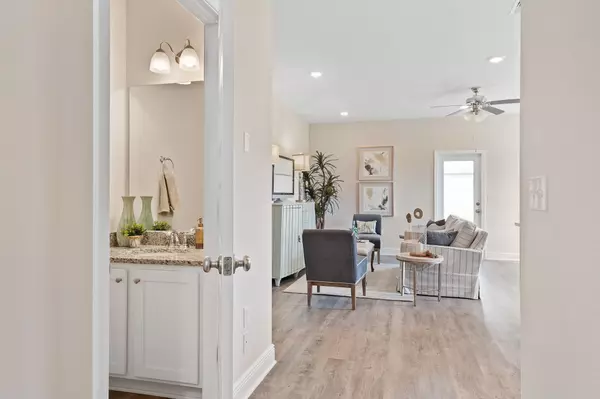 Apalachicola, FL 32320,278 Prado Street #E-4