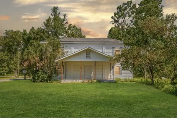 75 Yellow Jacket Avenue, Sopchoppy, FL 32358