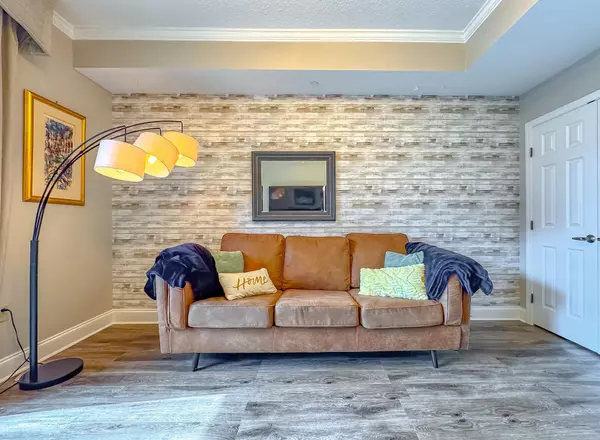 215 W College #409,  Tallahassee,  FL 32301