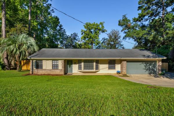 890 Richardson Road, Tallahassee, FL 32301