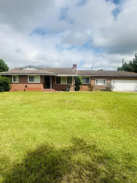 2099 Woodward Road, Quincy, FL 32352