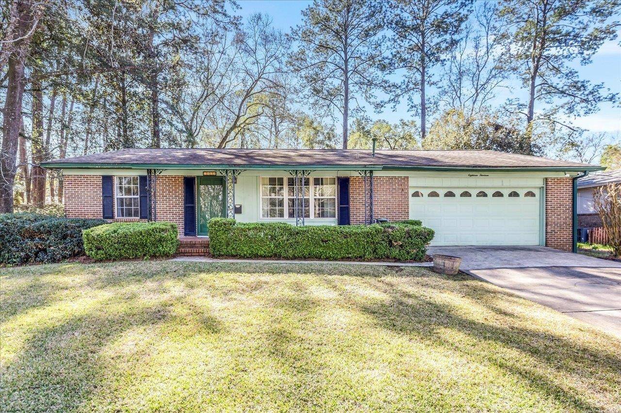 1813 Salmon Dr, Tallahassee, FL 32303