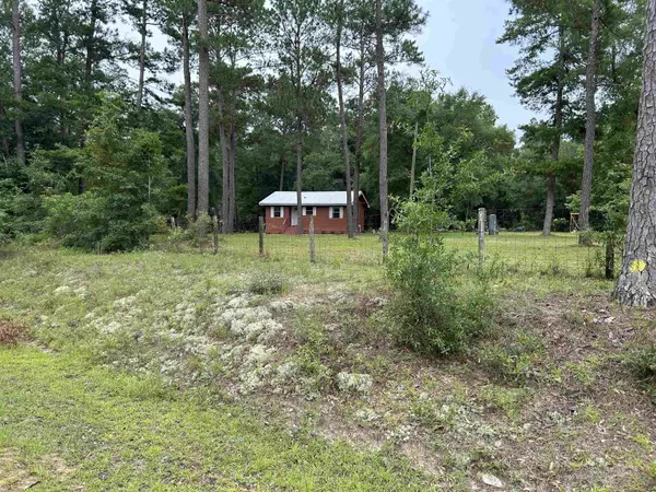 694 N Forest Circle Drive, Havana, FL 32333-3507