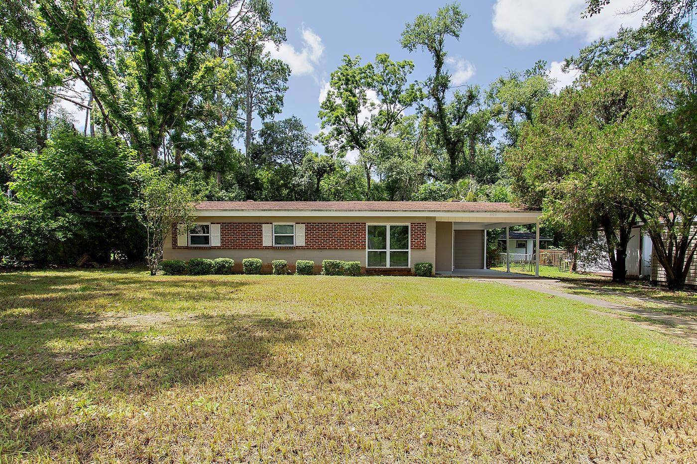 1929 Karen Lane, Tallahassee, FL 32304