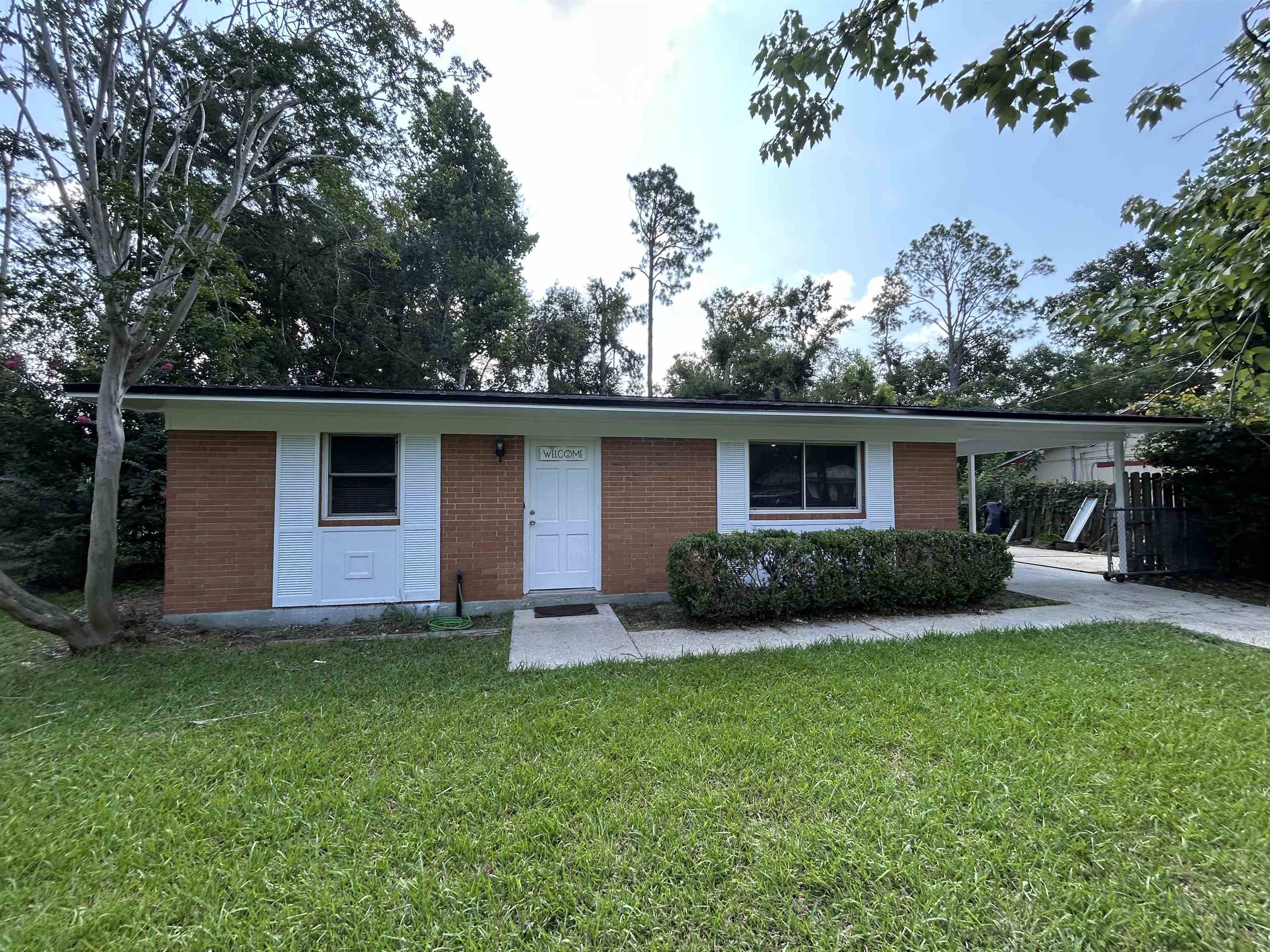 821 Essex Drive, Tallahassee, FL 32304