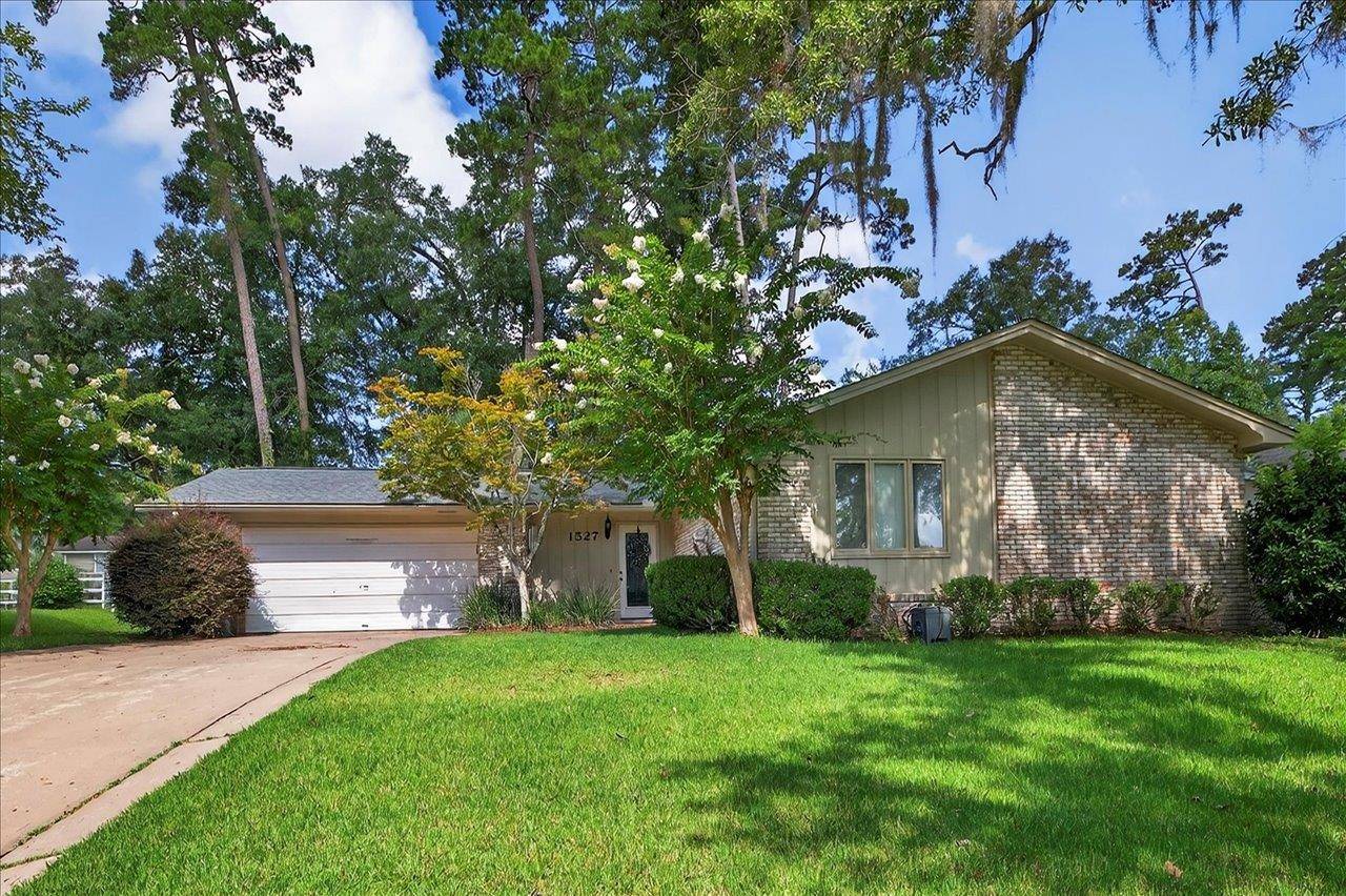 1527 Oldfield Drive, Tallahassee, FL 32308