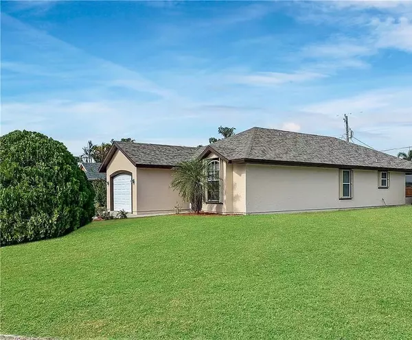 2906 1st Road, Other Florida, FL 32968