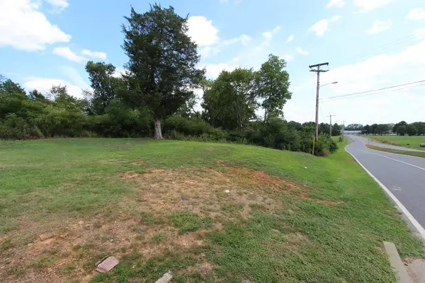 Conway, AR 72032,2515 E Oak Street