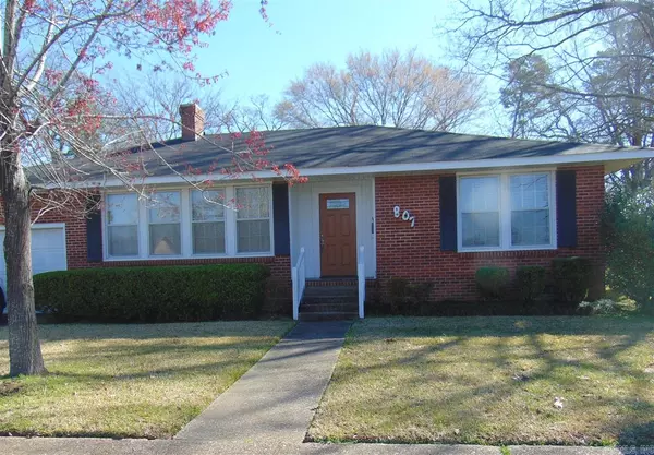 807 Pine Street, Crossett, AR 71635