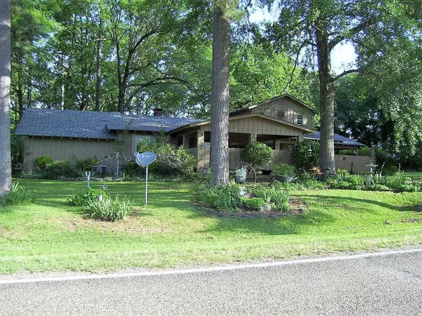 106 YARBOROUGH AVE, Ashdown, AR 71822