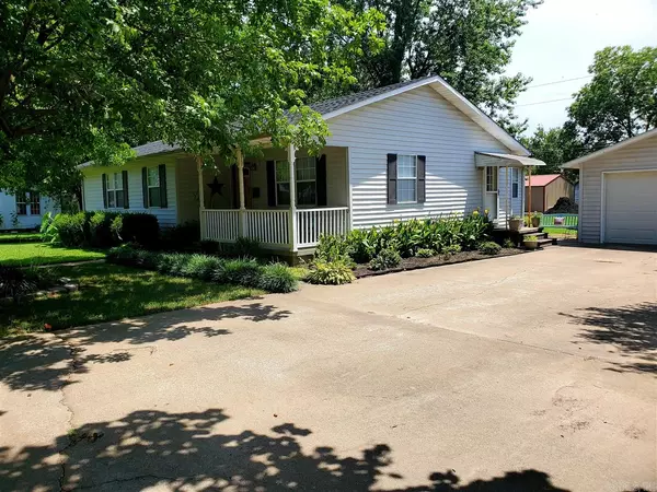 Piggott, AR 72454,257 E Poplar St