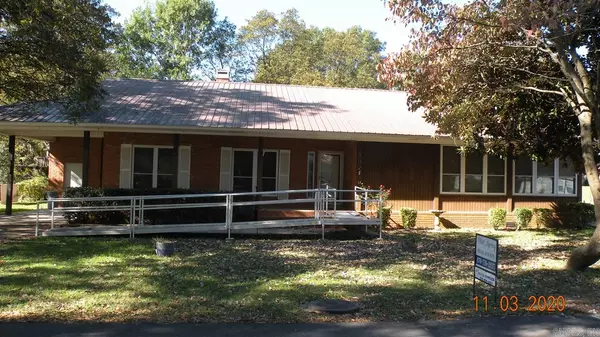 902 N. Johnson, Mccrory, AR 72101