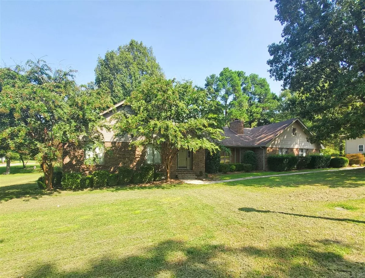 Piggott, AR 72454,565 Pecan Ln