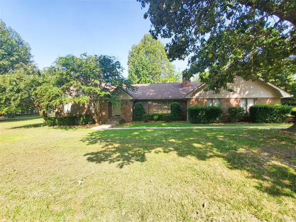 Piggott, AR 72454,565 Pecan Ln