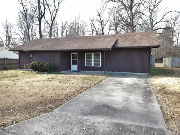 1094 Country Club Rd, Piggott, AR 72454