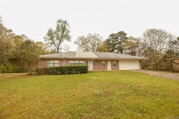 3202 W Hillsboro, El Dorado, AR 71730