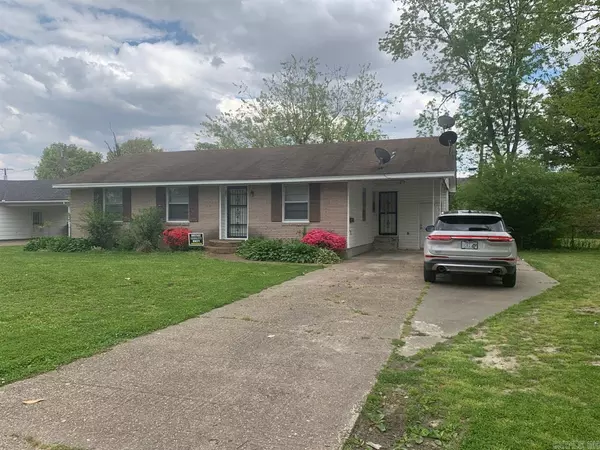 821 Robindale, Blytheville, AR 72315