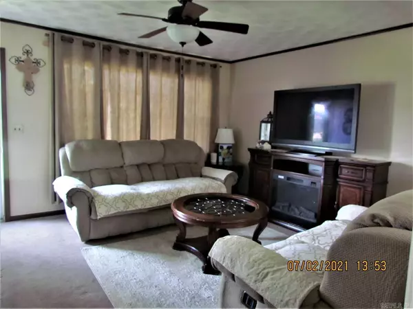 Piggott, AR 72454,1053 E Maxine St