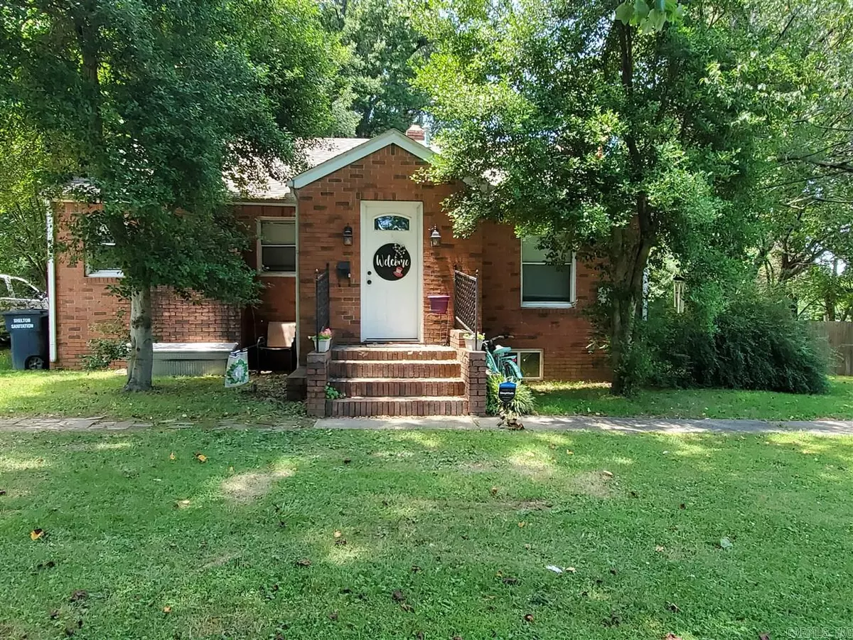 Piggott, AR 72454,821 S Houston