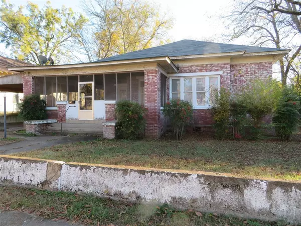 Arkadelphia, AR 71923,1029 Main Street