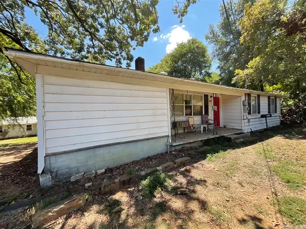 1821 South 5th, Paris, AR 72855