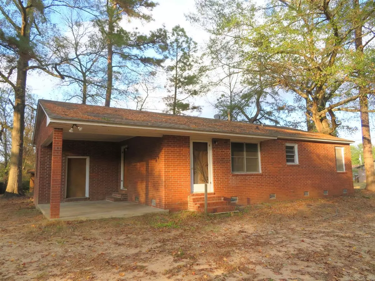 Arkadelphia, AR 71923,913 South 25th Circle