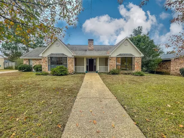 2207 W Main, El Dorado, AR 71730