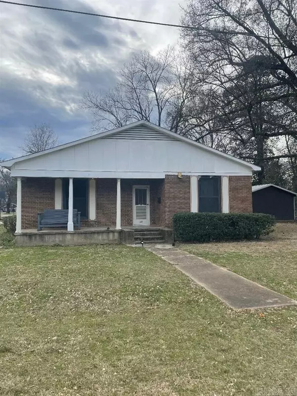 521 Oak St, Ashdown, AR 71822