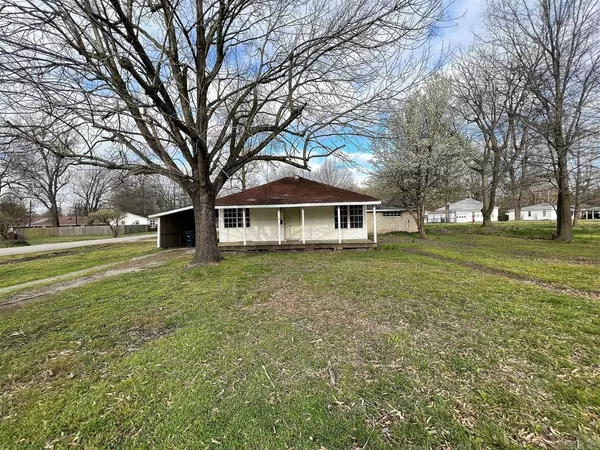 516 N Scurlock Ave, Piggott, AR 72454