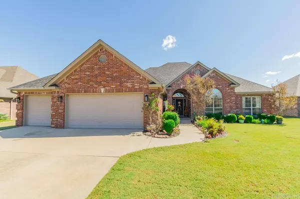 106 Corondelet Lane, Maumelle, AR 72113