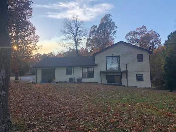 Piggott, AR 72454,442 W Lakewood Dr