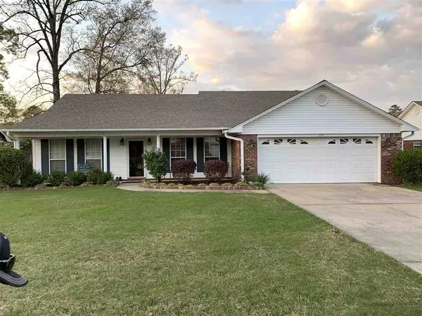 314 Regal Oaks, White Hall, AR 71602-0000