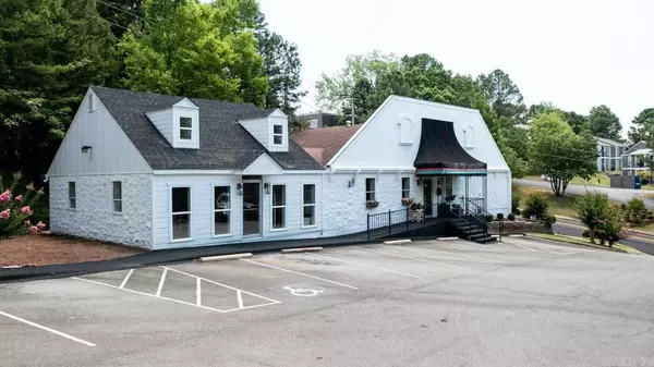 Little Rock, AR 72211,11600 Mara Lynn Road