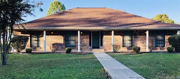 318 E 3rd Street, Lonoke, AR 72086