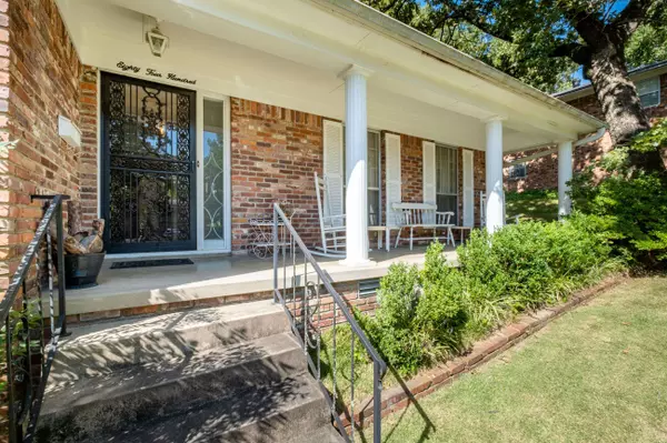 Little Rock, AR 72227,8400 Linda Lane