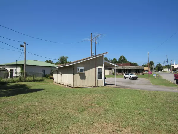 Morrilton, AR 72110,200 W RAILROAD Avenue