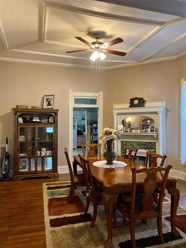 Rector, AR 72461-0000,511 W 3rd