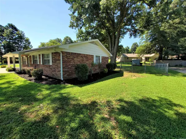 Piggott, AR 72454,980 Homecrest Drive