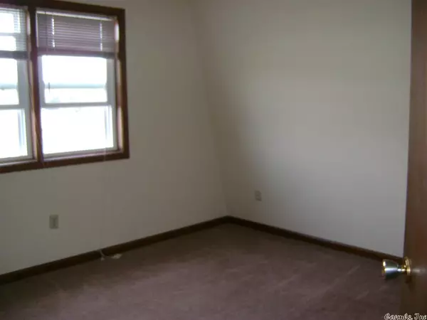 Ash Flat, AR 72513,9 Country Heritage Road