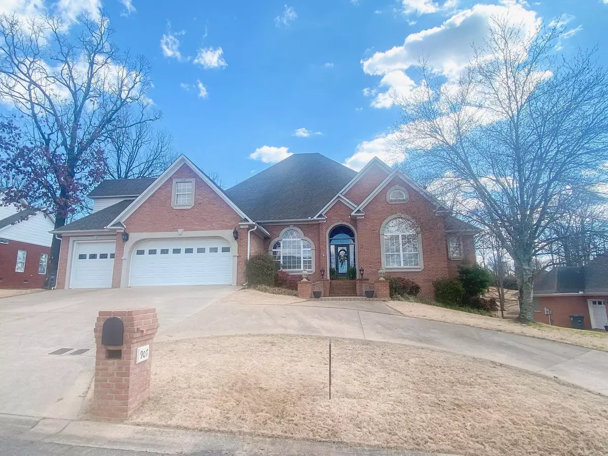 Searcy, AR 72143,907 Golf View