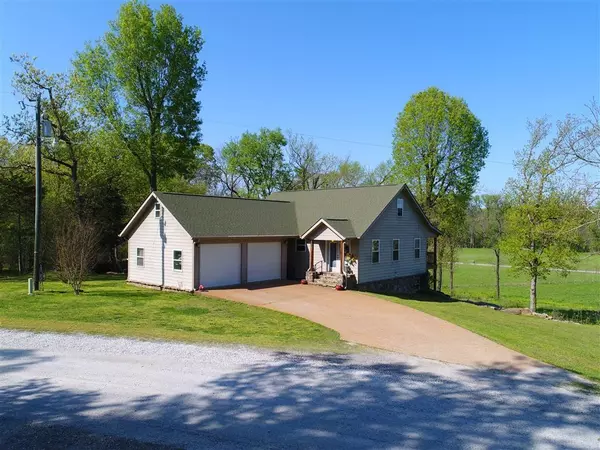 420 Sutton Drive, Locust Grove, AR 72550