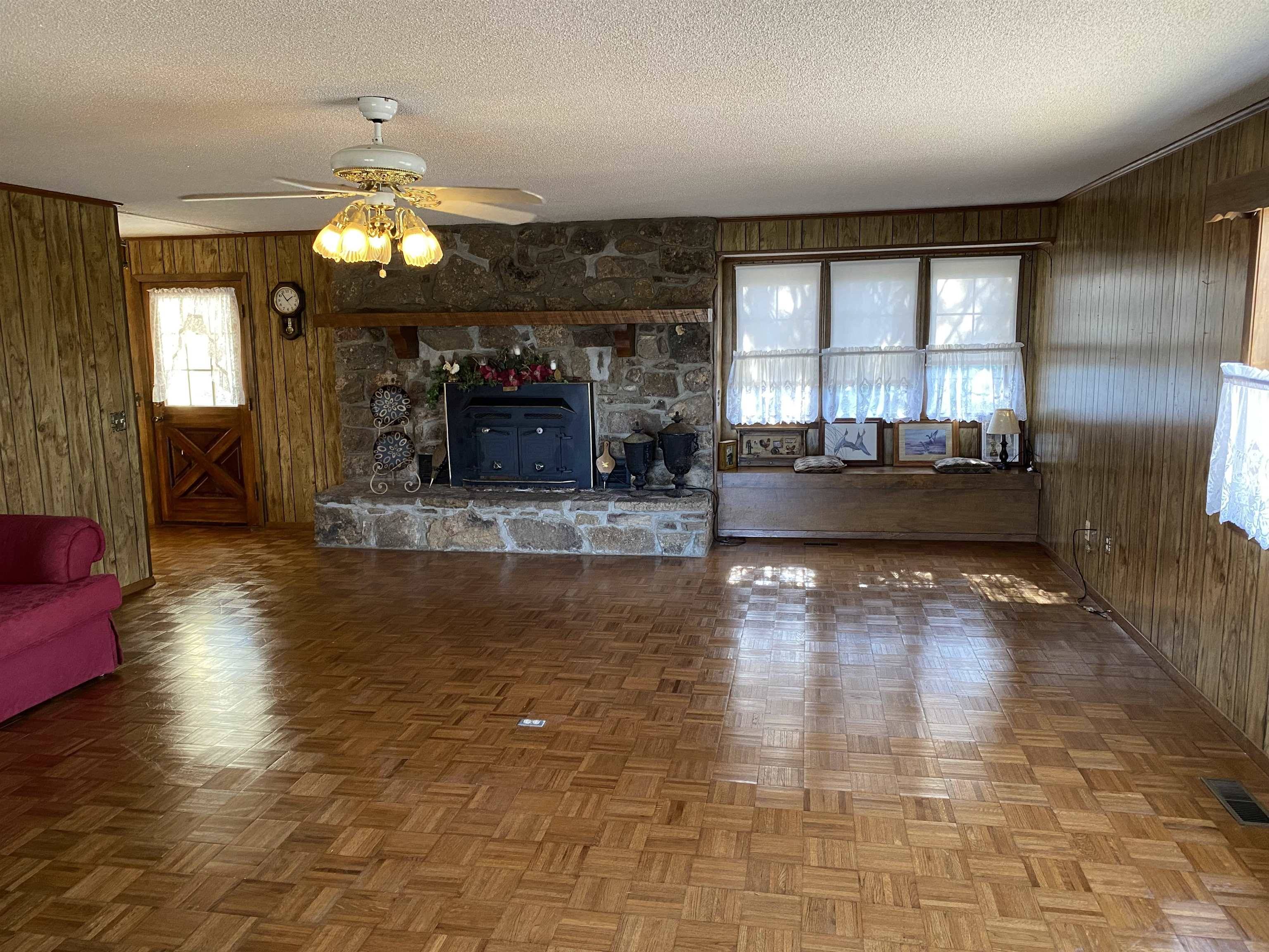 Higden, AR 72067,84 Pine Trail