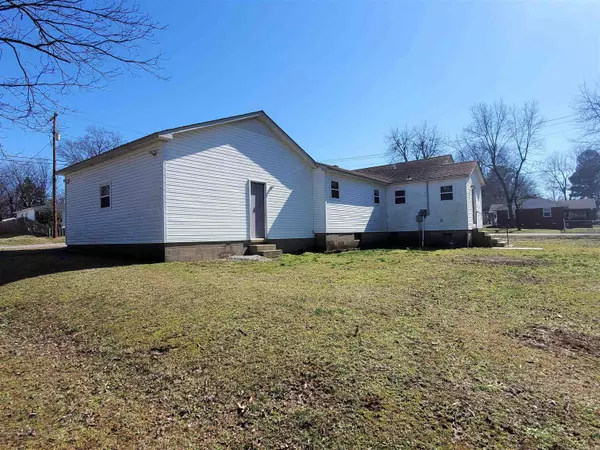 Piggott, AR 72454,595 S Houston Avenue