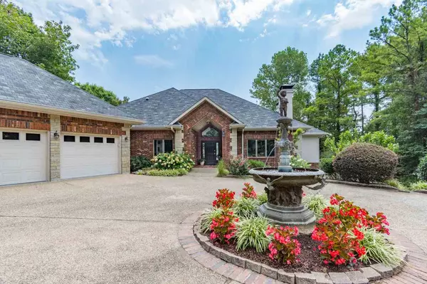 Hot Springs Vill., AR 71909,7 Loyola Ln