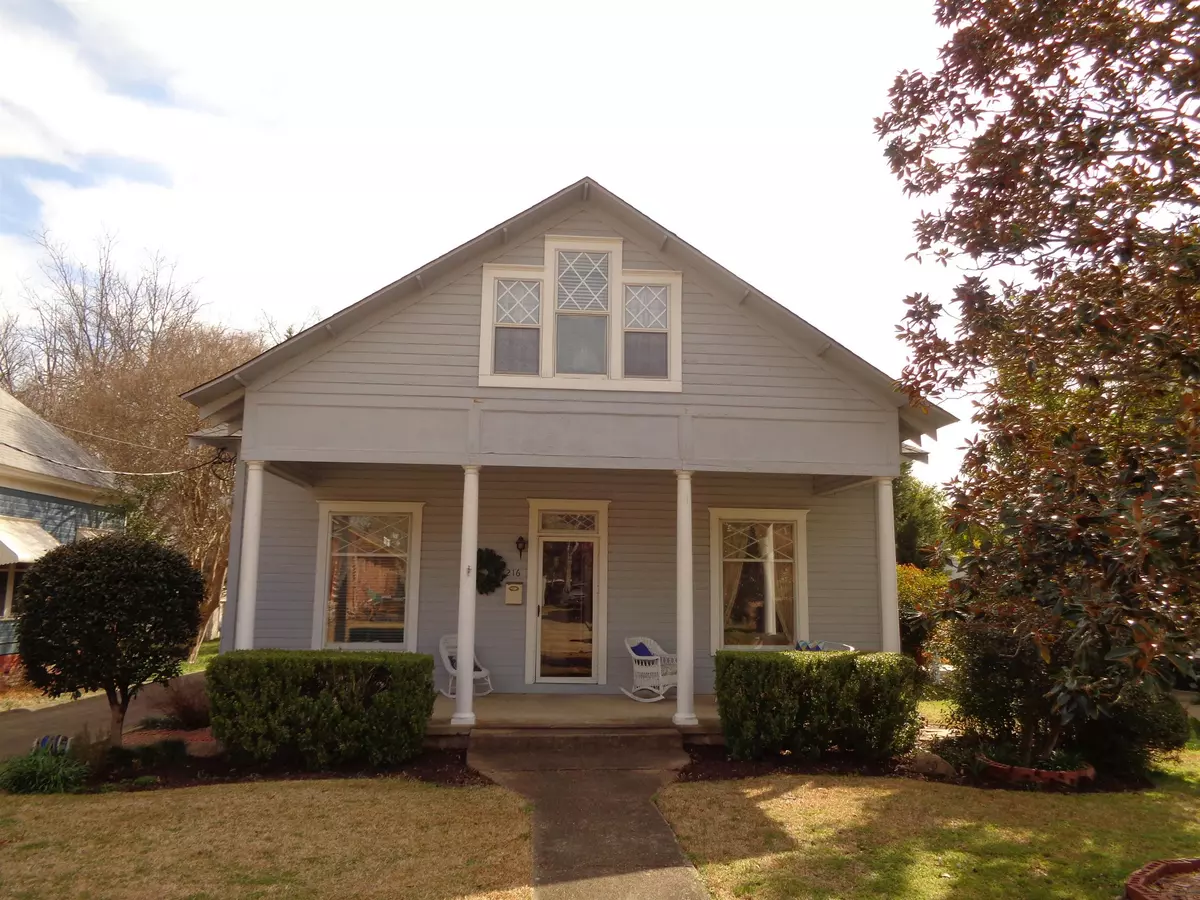 Arkadelphia, AR 71923,216 N 5th Street