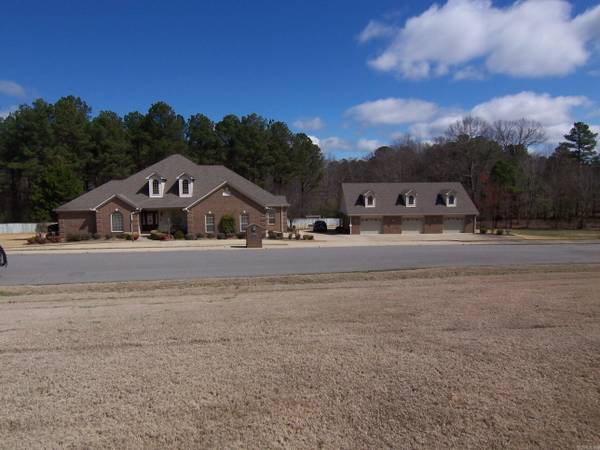 135 Gatesway Drive,  Monticello,  AR 71655