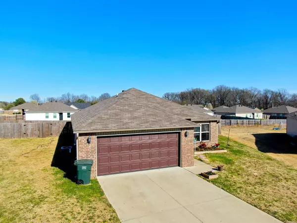 Brookland, AR 72417,105 Clark Cv Cove