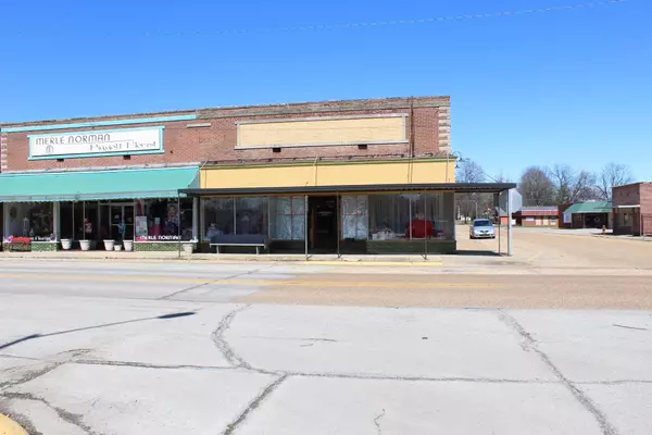 Piggott, AR 72454,209 W Main Street